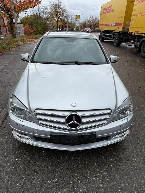 Silber Gebraucht 2011 Mercedes C300 Avantgarde Limousine | 8.990 € (Guter Preis) - Bild 1/4