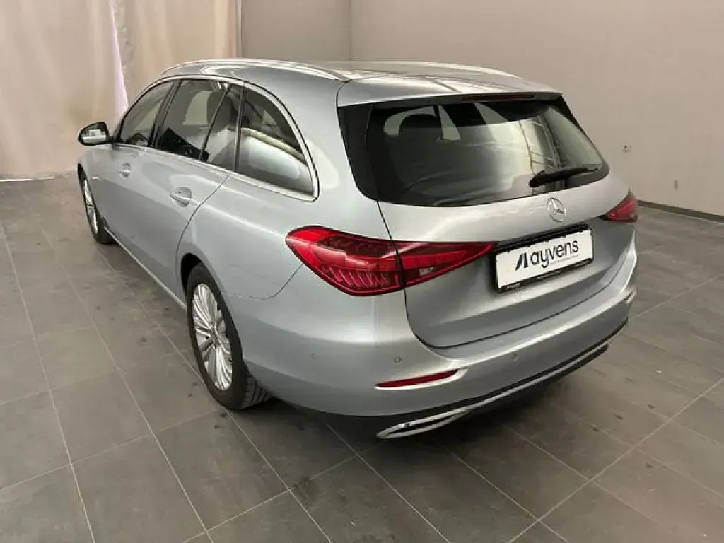 Gebraucht Mercedes 200 184 PS (135 kW) 2023 Hightech silber (metallic) Kombi
