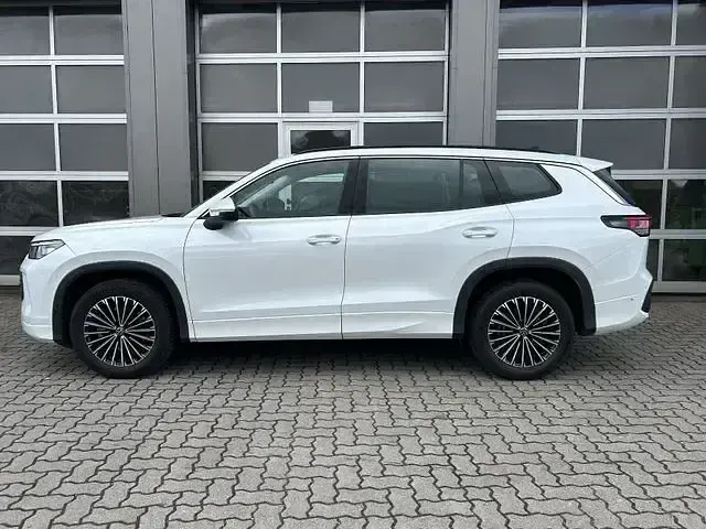 Gebraucht VW Tayron Life 193 PS (141 kW) 2025 Oryxweiß perlmutteffekt SUV