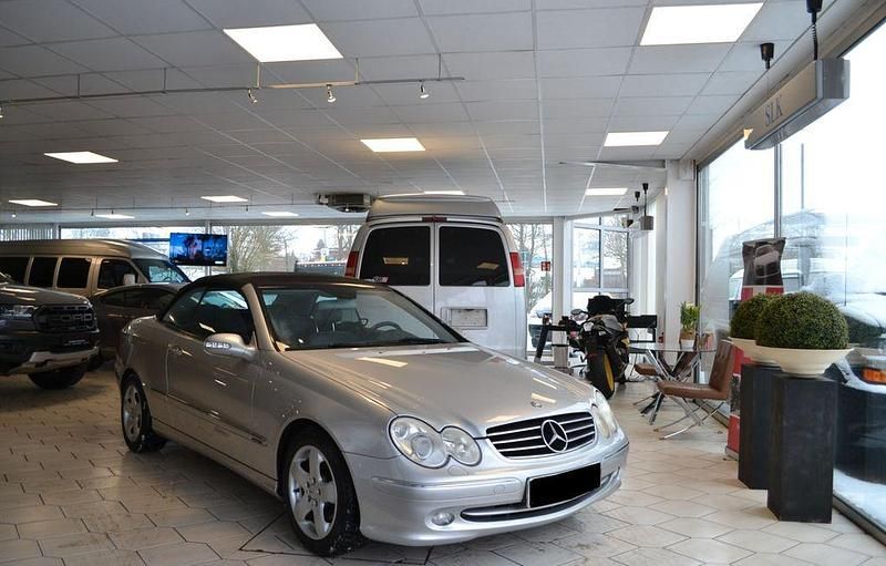 Silber Gebraucht 2003 Mercedes CLK240 Avantgarde Cabrio | 7.900 € (Fairer Preis) - Bild 1/4