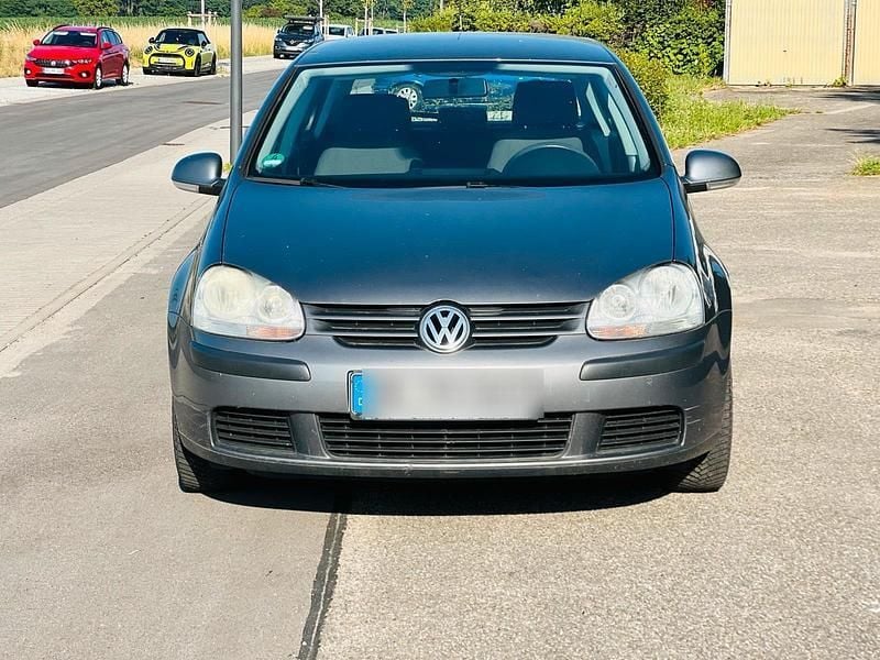 Grün Gebraucht 2006 VW Golf V Kleinwagen | 3.500 € (Etwas zu teuer) - Bild 1/4
