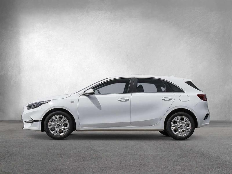Gebraucht Kia Ceed Vision 101 PS (74 kW) 2025 Weiß Kleinwagen
