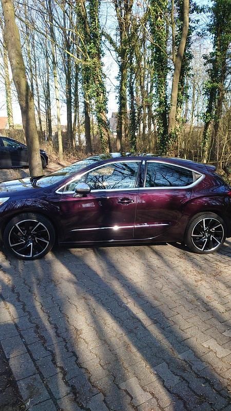 Gebraucht Citroën DS4 120 PS (88 kW) 2015 Violet Kleinwagen