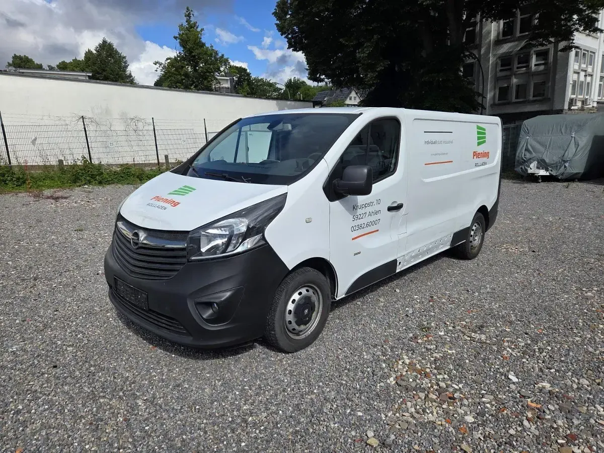 Gebraucht Opel Vivaro 120 PS (88 kW) 2015 Weiß Van / Kleinbus