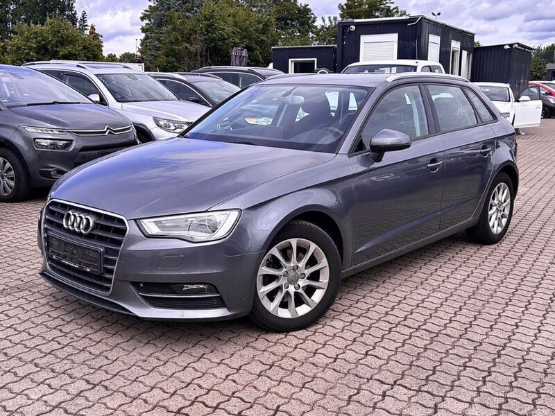 Grau Gebraucht 2013 Audi A3 Sportback Attraction Limousine | 6.999 € (Superpreis) - Bild 1/4