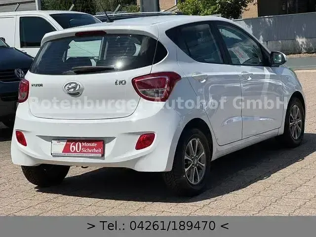 Gebraucht Hyundai i10 Intro Edition 67 PS (49 kW) 2014 Weiß Kleinwagen