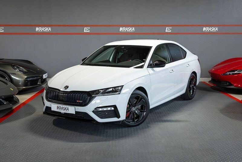 Moonweiss metallic Gebraucht 2021 Skoda Octavia RS Limousine | 34.950 € (Fairer Preis) - Bild 1/4
