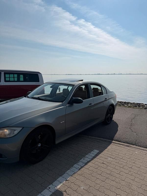 Gebraucht BMW 325 218 PS (160 kW) 2008 Grau Limousine