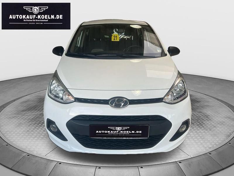Gebraucht Hyundai i10 Basis 67 PS (49 kW) 2016 Weiß Kleinwagen