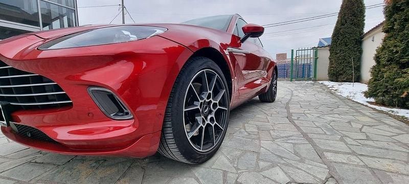 Gebraucht Aston Martin DBX 551 PS (405 kW) 2021 Rot SUV