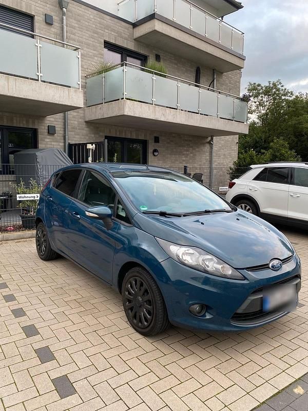 Blau Gebraucht 2009 Ford Fiesta Kleinwagen | 2.150 € (Fairer Preis) - Bild 1/4