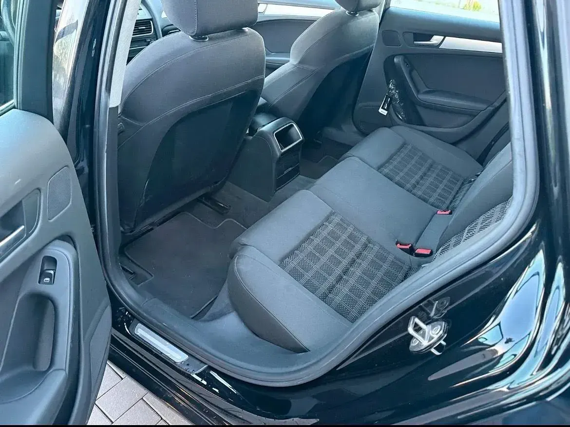 Gebraucht Audi A4 150 PS (110 kW) 2011 Schwarz Limousine