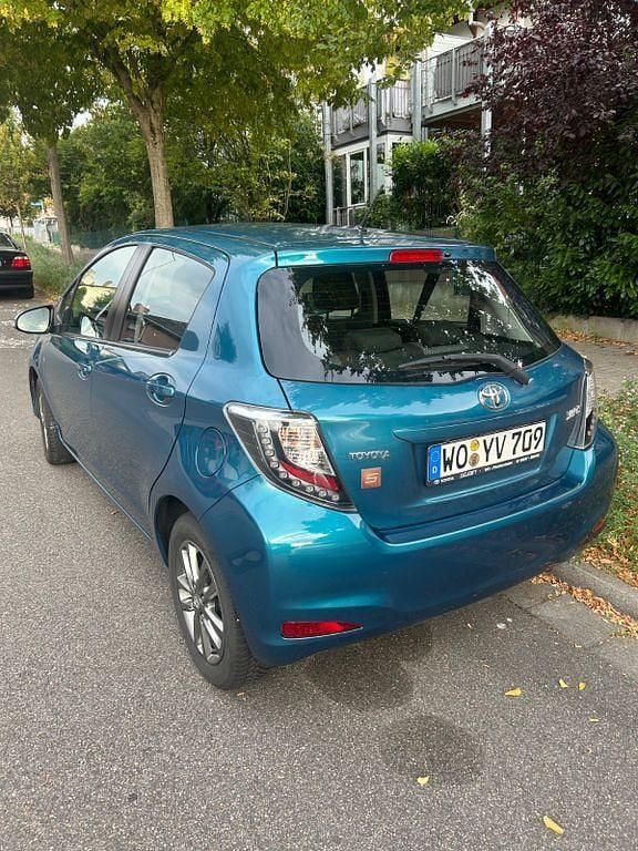Blau Gebraucht 2013 Toyota Yaris Edition Limousine | 6.299 € (Fairer Preis) - Bild 1/4