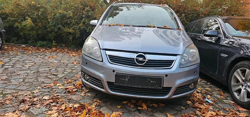 Silber Gebraucht 2006 Opel Zafira Kombi | 1.100 € - Bild 1/4