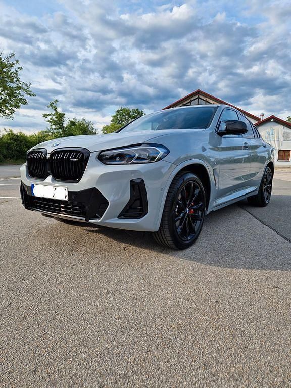 Grau Gebraucht 2024 BMW X4 M Sport SUV | 59.999 € (Fairer Preis) - Bild 1/4