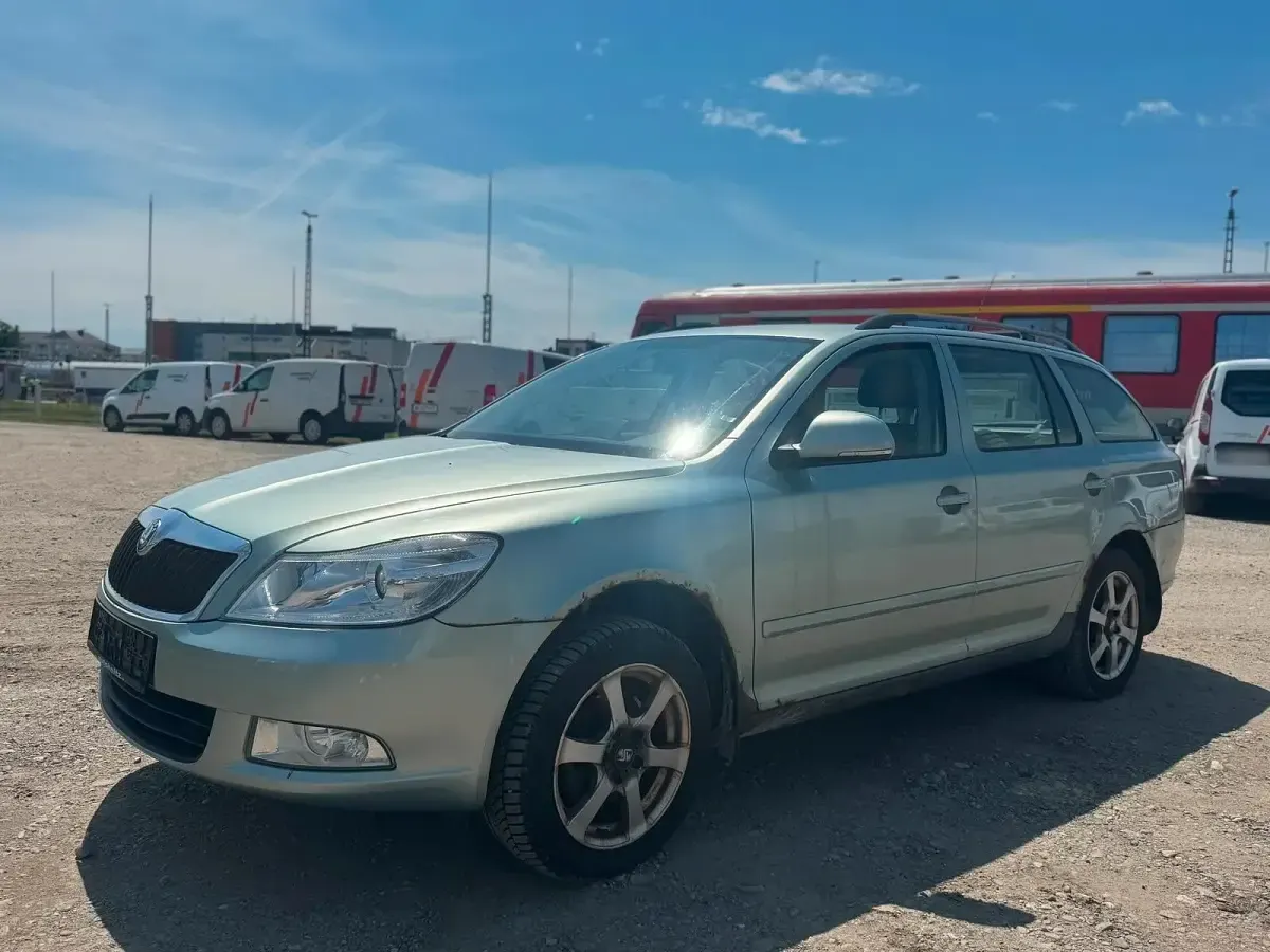 Gebraucht Skoda Octavia 160 PS (117 kW) 2009 Silber Kombi