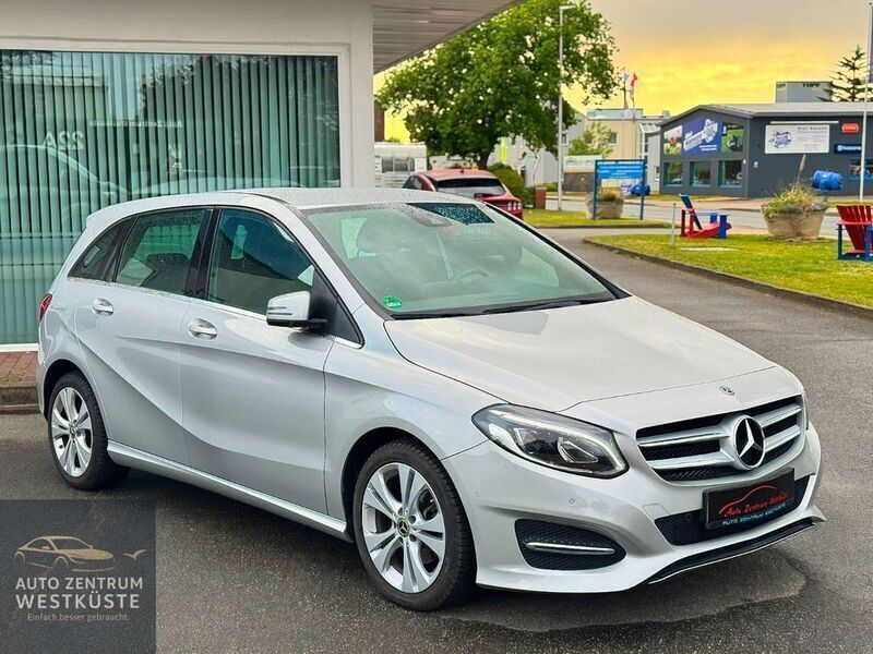 Silber Gebraucht 2017 Mercedes B180 Progressive Van / Kleinbus | 17.475 € (Guter Preis) - Bild 1/4