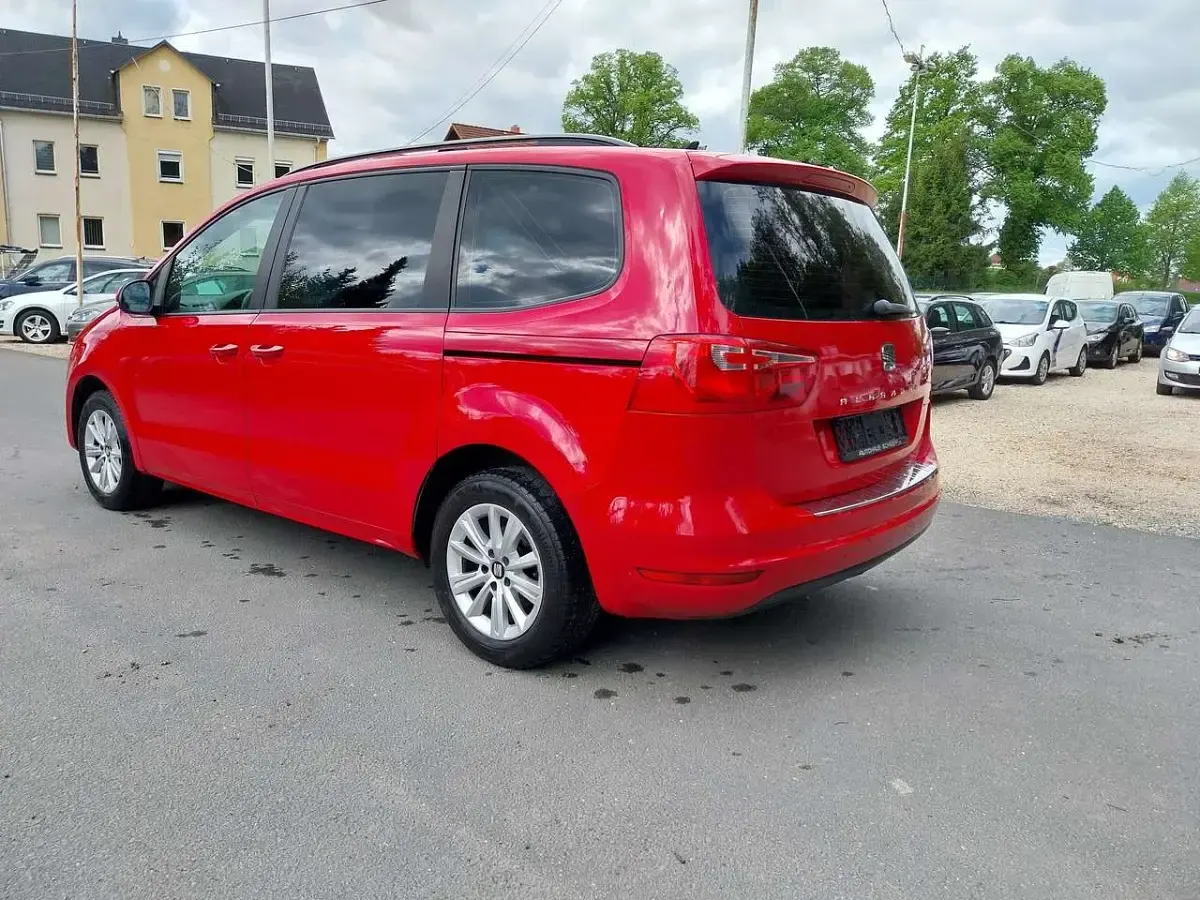 Używany Seat Alhambra 140 KM (102 kW) 2011 Czerwony Minivan