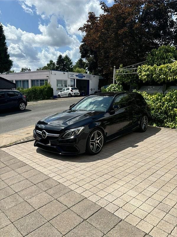 Schwarz Gebraucht 2017 Mercedes C63 AMG AMG Kombi | 36.999 € (Superpreis) - Bild 1/4