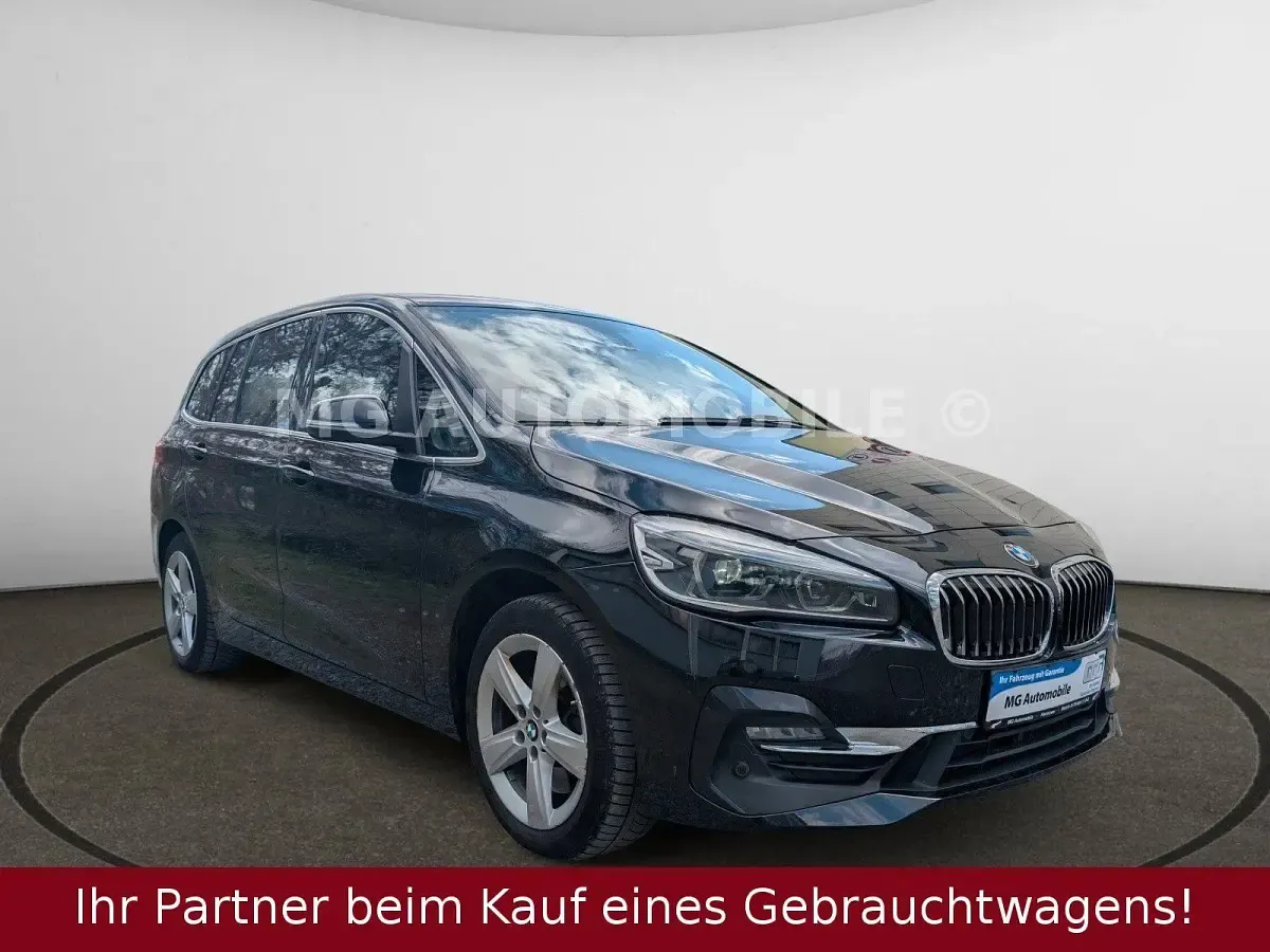 Gebraucht BMW 220 Gran Tourer Luxury Line 190 PS (139 kW) 2021 Schwarz Van / Kleinbus