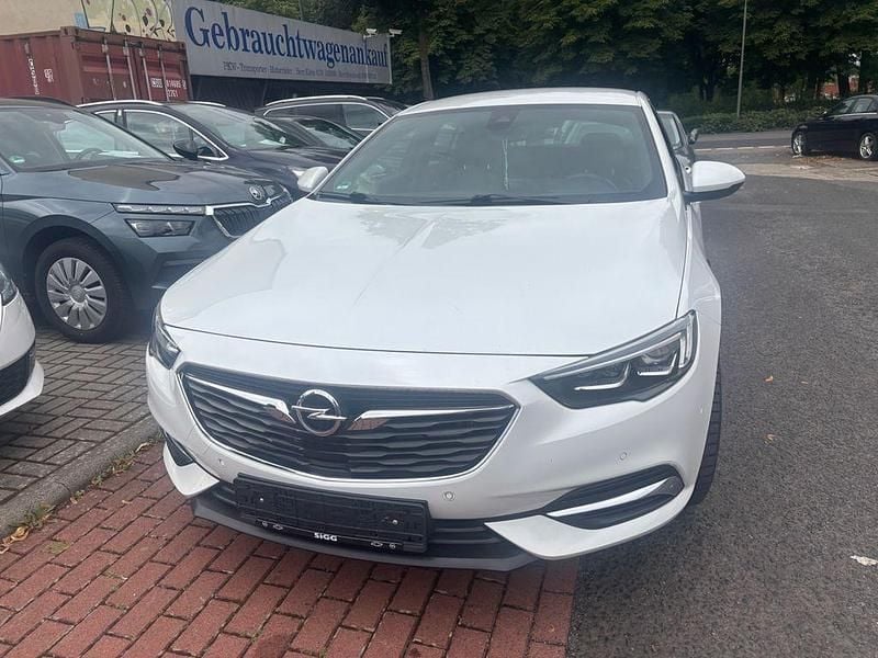 Weiß Gebraucht 2017 Opel Insignia Innovation Limousine | 16.999 € (Superpreis) - Bild 1/4