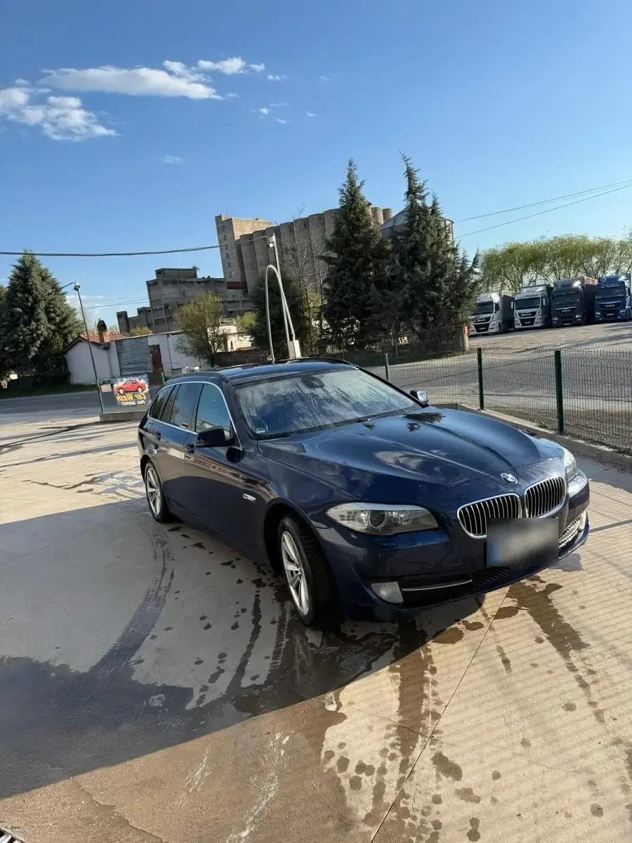 Gebraucht BMW 520 184 PS (135 kW) 2011 Blau Kombi