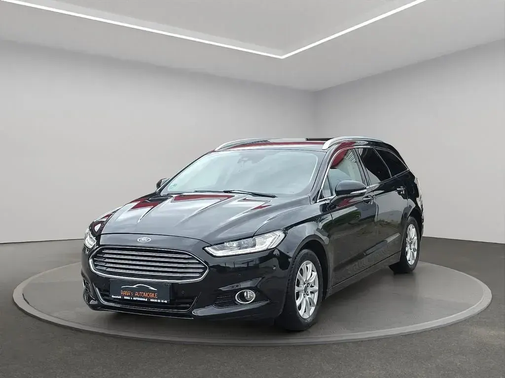 Gebraucht Ford Mondeo Titanium 160 PS (117 kW) 2015 Schwarz Limousine