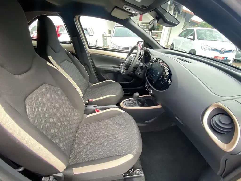 Gebraucht Toyota Aygo X Pulse 72 PS (52 kW) 2024 Gold SUV