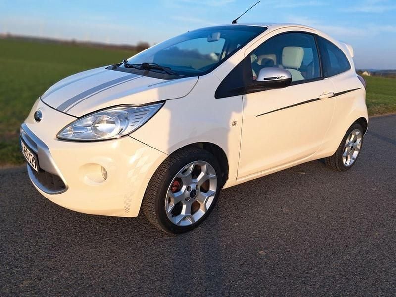 Gebraucht Ford Ka Titanium 69 PS (50 kW) 2011 Weiß Kleinwagen