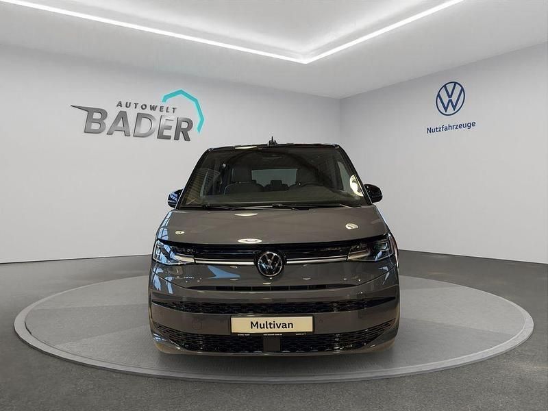 Neu VW Multivan Life 150 PS (110 kW) 2026 Schwarz Van