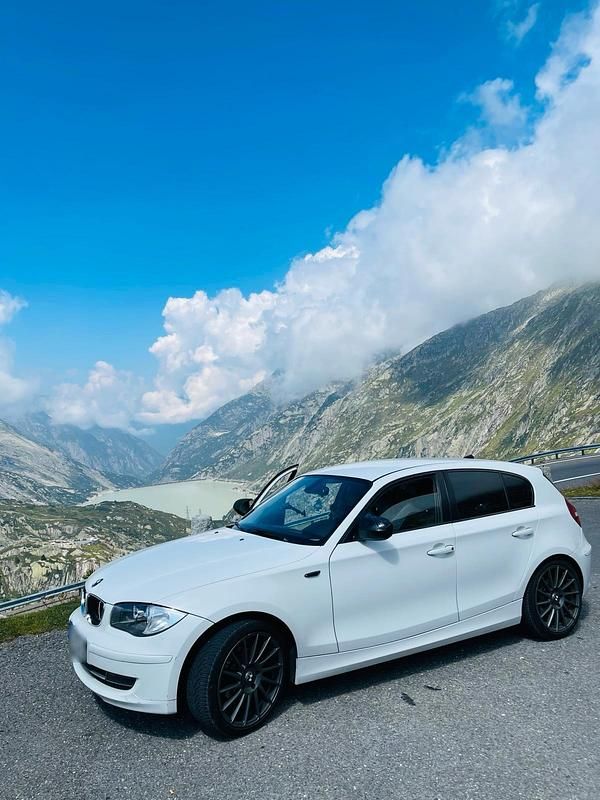 Gebraucht BMW 116 116 PS (85 kW) 2010 Weiß Kleinwagen