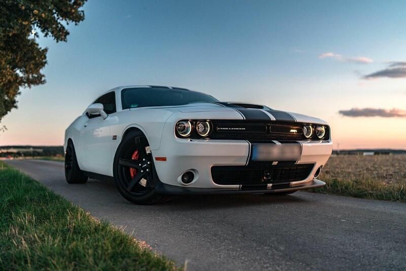 Weiß Gebraucht 2019 Dodge Challenger Coupé | 47.900 € (Teuer) - Bild 1/4