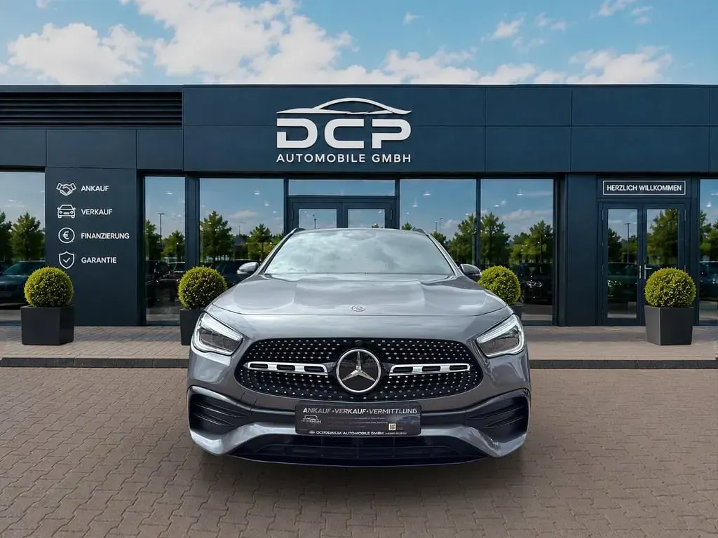 Gebraucht Mercedes GLA180 AMG 116 PS (85 kW) 2022 Grau SUV