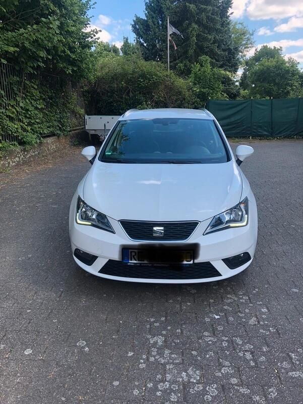 Weiß Gebraucht 2017 Seat Ibiza ST Kombi | 6.799 € - Bild 1/4