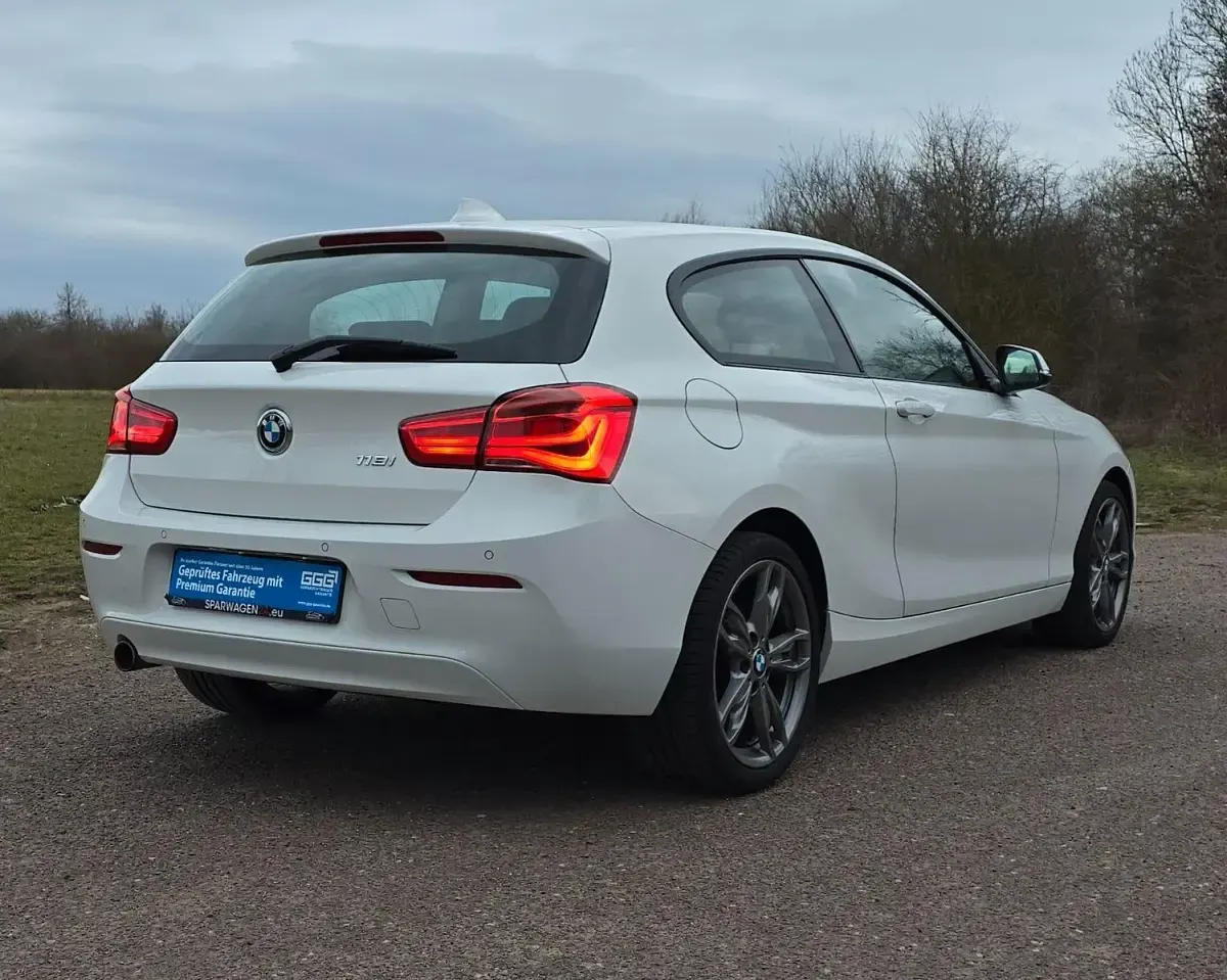 Gebraucht BMW 118 Performance 136 PS (100 kW) 2019 Weiß Kleinwagen