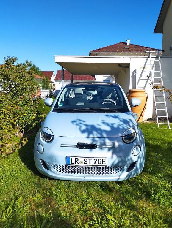Blau Gebraucht 2021 Fiat 500e Icon Cabrio | 16.800 € (Superpreis) - Bild 1/4