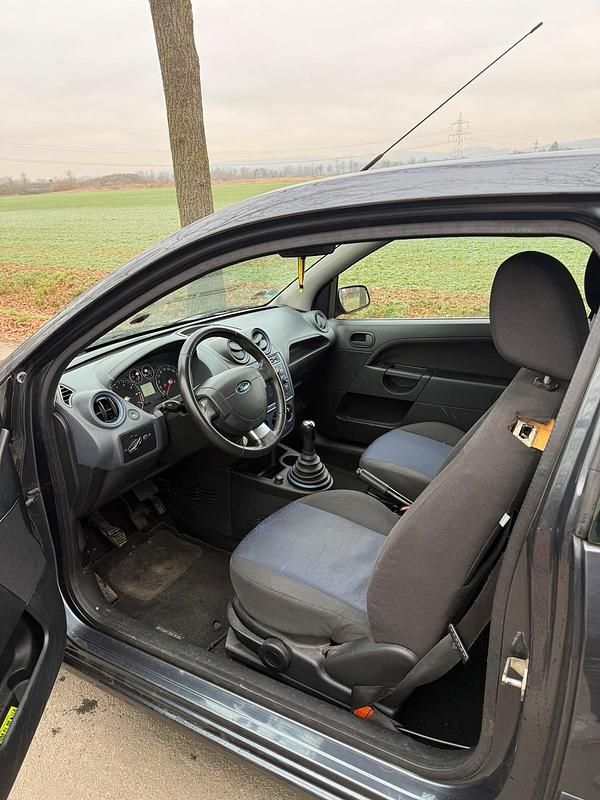 Gebraucht Ford Fiesta 60 PS (44 kW) 2008 Grau Kleinwagen