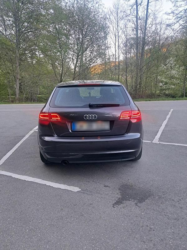 Usata Audi A3 105 CV (77 kW) 2012 Viola Utilitaria