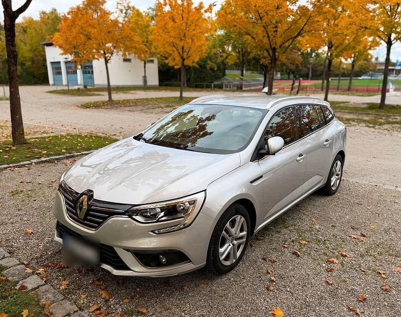 Grau Gebraucht 2019 Renault Mégane GrandTour LIMITED Kombi | 14.500 € (Fairer Preis) - Bild 1/4