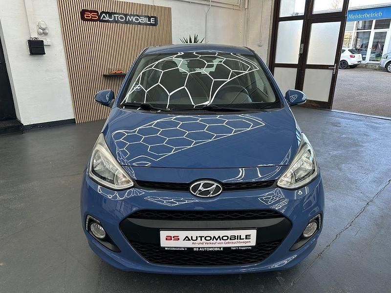 Gebraucht Hyundai i10 Style 67 PS (49 kW) 2015 Silber Kleinwagen