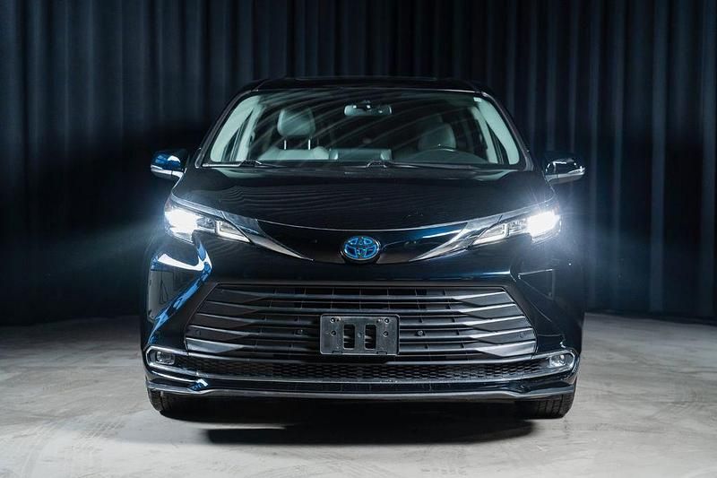 Gebraucht Toyota Sienna 250 PS (183 kW) 2022 Schwarz Van / Kleinbus