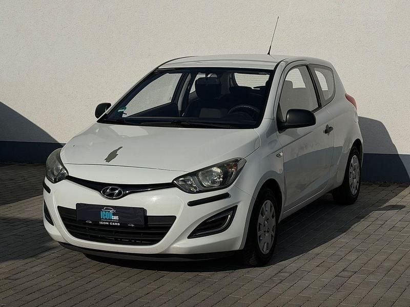 Gebraucht Hyundai i20 Edition 86 PS (63 kW) 2012 Weiß Kleinwagen