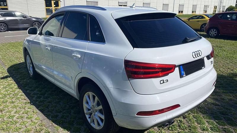 Weiß Gebraucht 2011 Audi Q3 Sport SUV | 13.800 € (Fairer Preis) - Bild 1/4