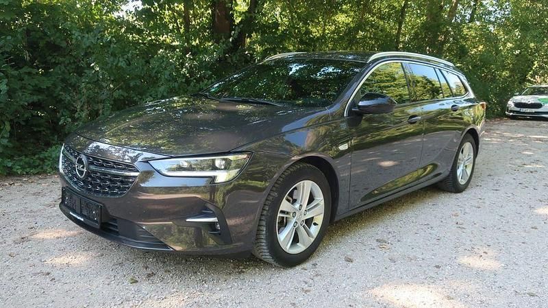 Braun Gebraucht 2021 Opel Insignia Elegance Kombi | 19.450 € (Guter Preis) - Bild 1/4