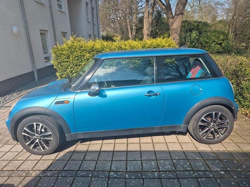 Usata Mini ONE 90 CV (66 kW) 2004 Blu Utilitaria