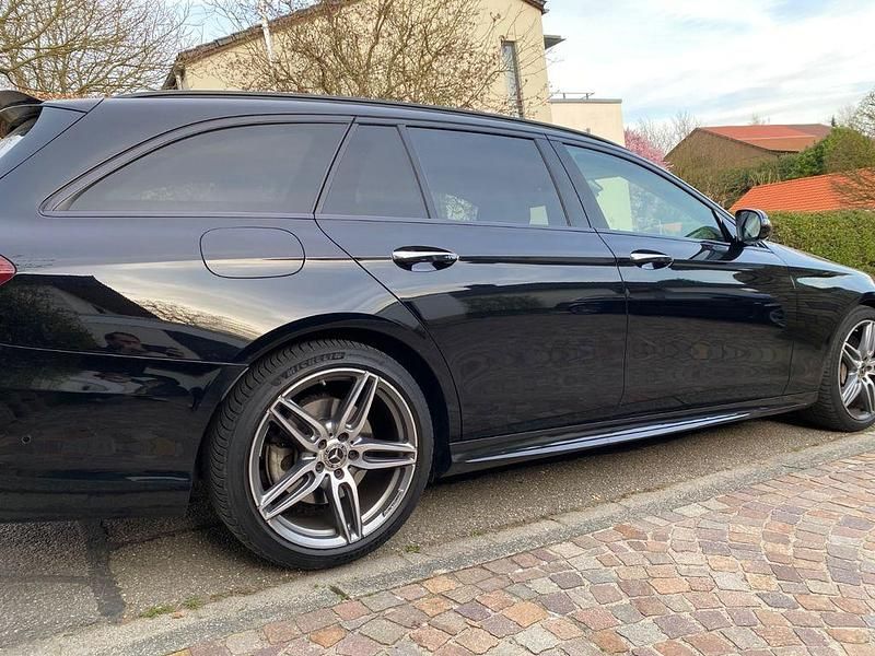 Gebraucht Mercedes E400 340 PS (250 kW) 2019 Schwarz Limousine