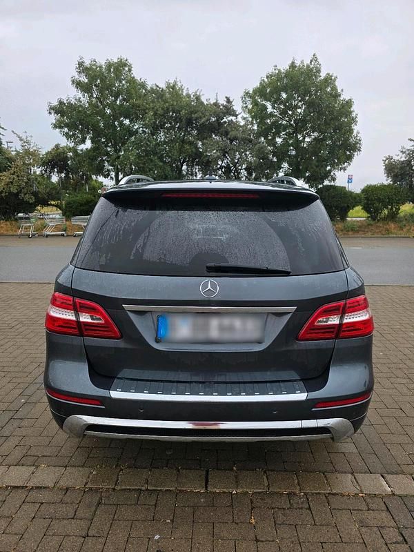 Gebraucht Mercedes ML350 258 PS (189 kW) 2012 Grau SUV