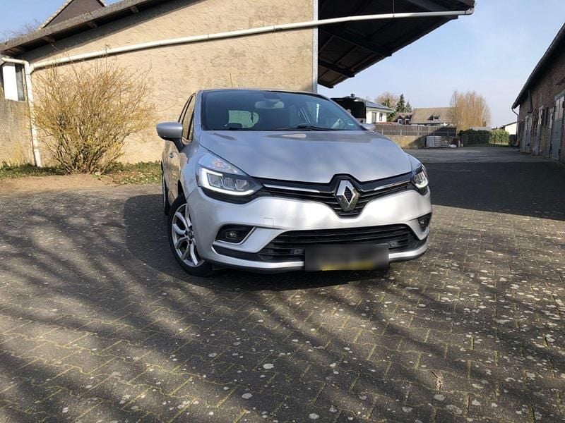 Gebraucht Renault Clio IV Intens 118 PS (86 kW) 2018 Silber Kleinwagen