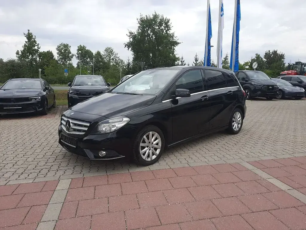 Gebraucht Mercedes B200 136 PS (100 kW) 2016 Schwarz Kleinwagen