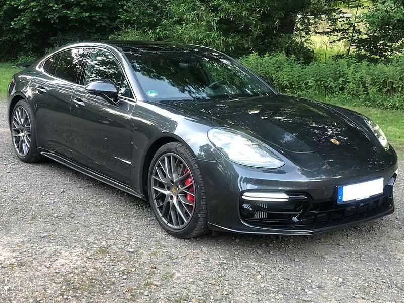 Grau Gebraucht 2019 Porsche Panamera GTS Limousine | 79.800 € (Superpreis) - Bild 1/4